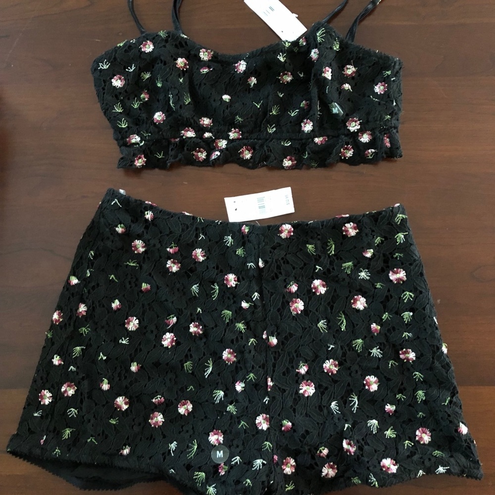 PacSun Kendall and Kylie Cropped Lace and Floral Set